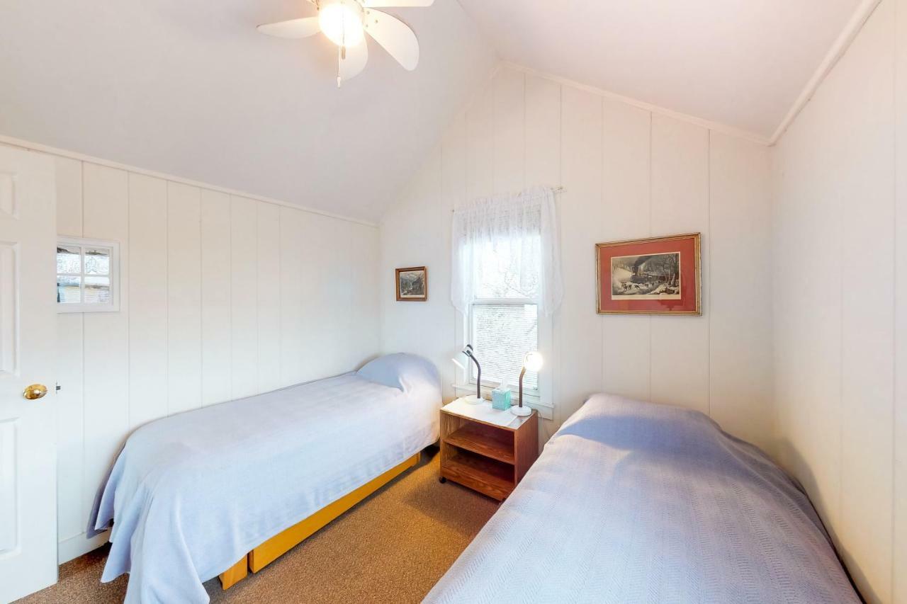 2 Bed 1 Bath Vacation Home In Eastham Esterno foto